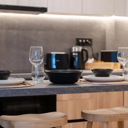 Paizan Homes - Centre Апартаменти *