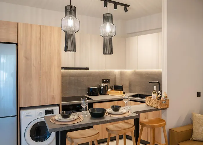 Paizan Homes - Centre Апартаменти *